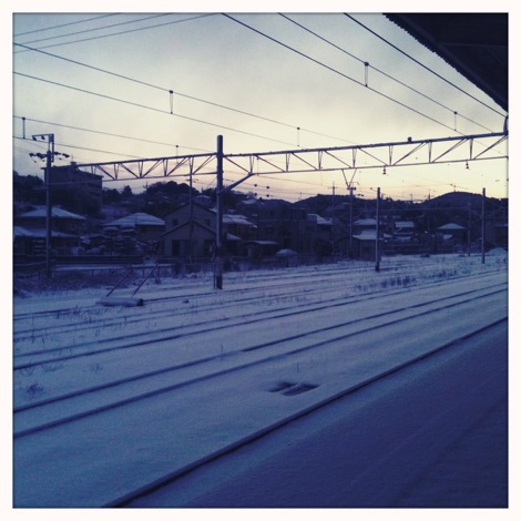 今日は雪の為片道1時間半の電車通勤